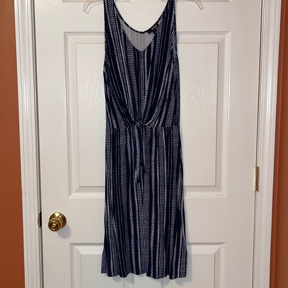 A.n.a dress size small